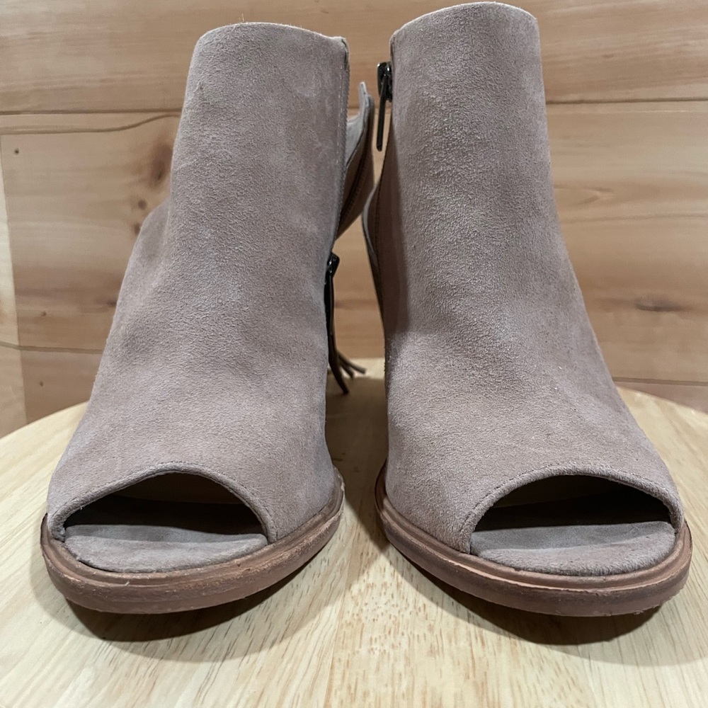Vince Camuto Suede Kyleena Ankle Bootie Size 7 - Picture 11 of 15